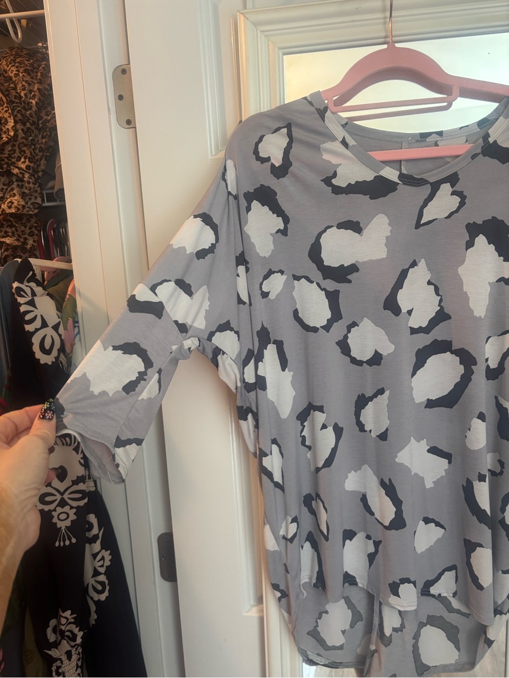Leopard top - Picture 2 of 3
